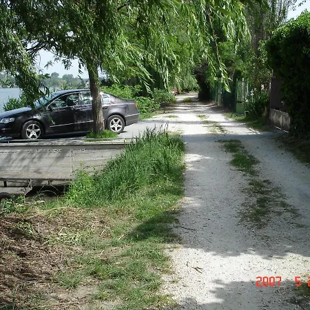 Holiday home Haziko A Duna-parton